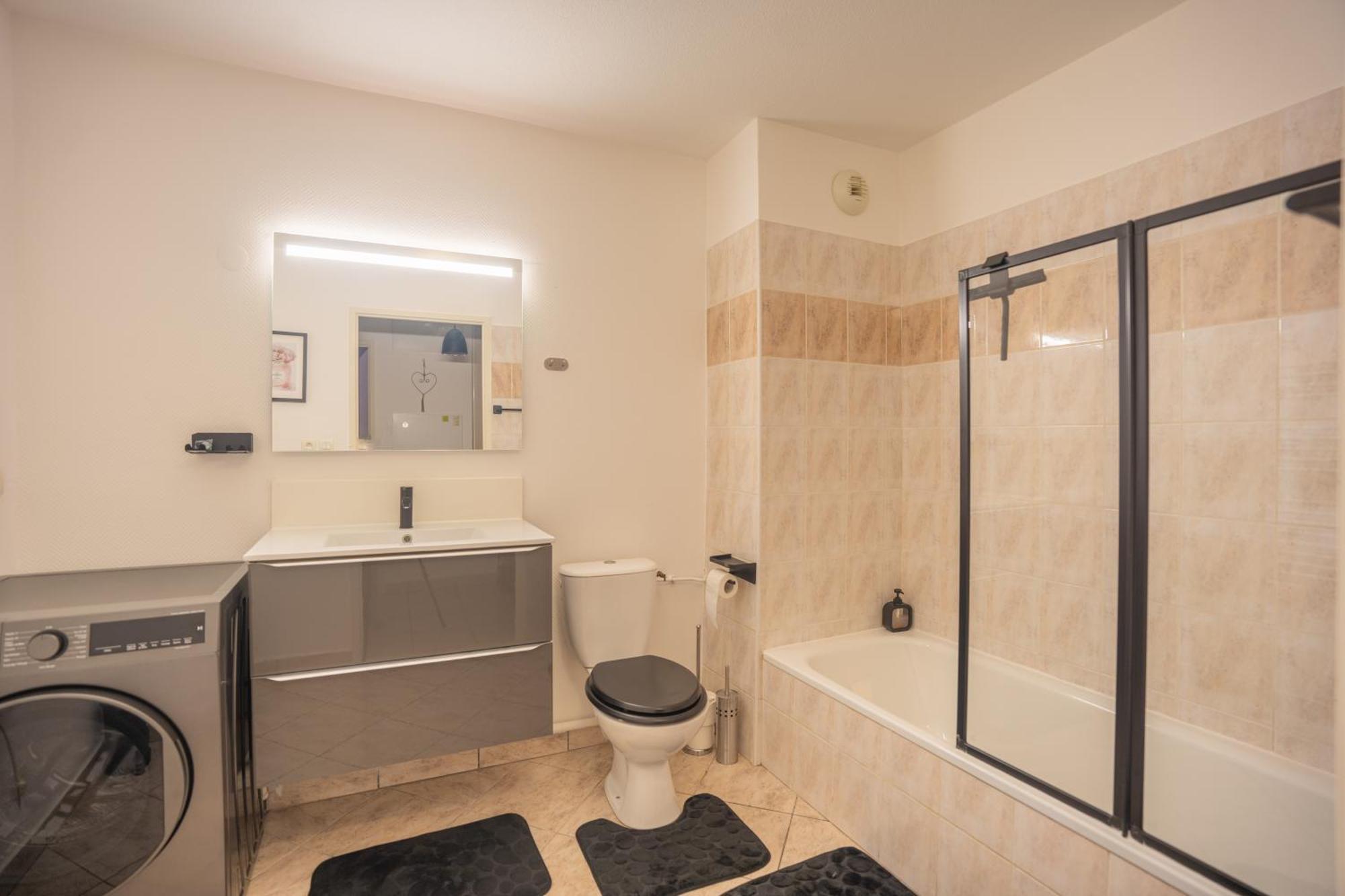 Appartement Tout Equipe A 3 Min Gare Annemasse - Ideal Famille Ou Pro - Parking Inclus Ville-la-Grand Buitenkant foto