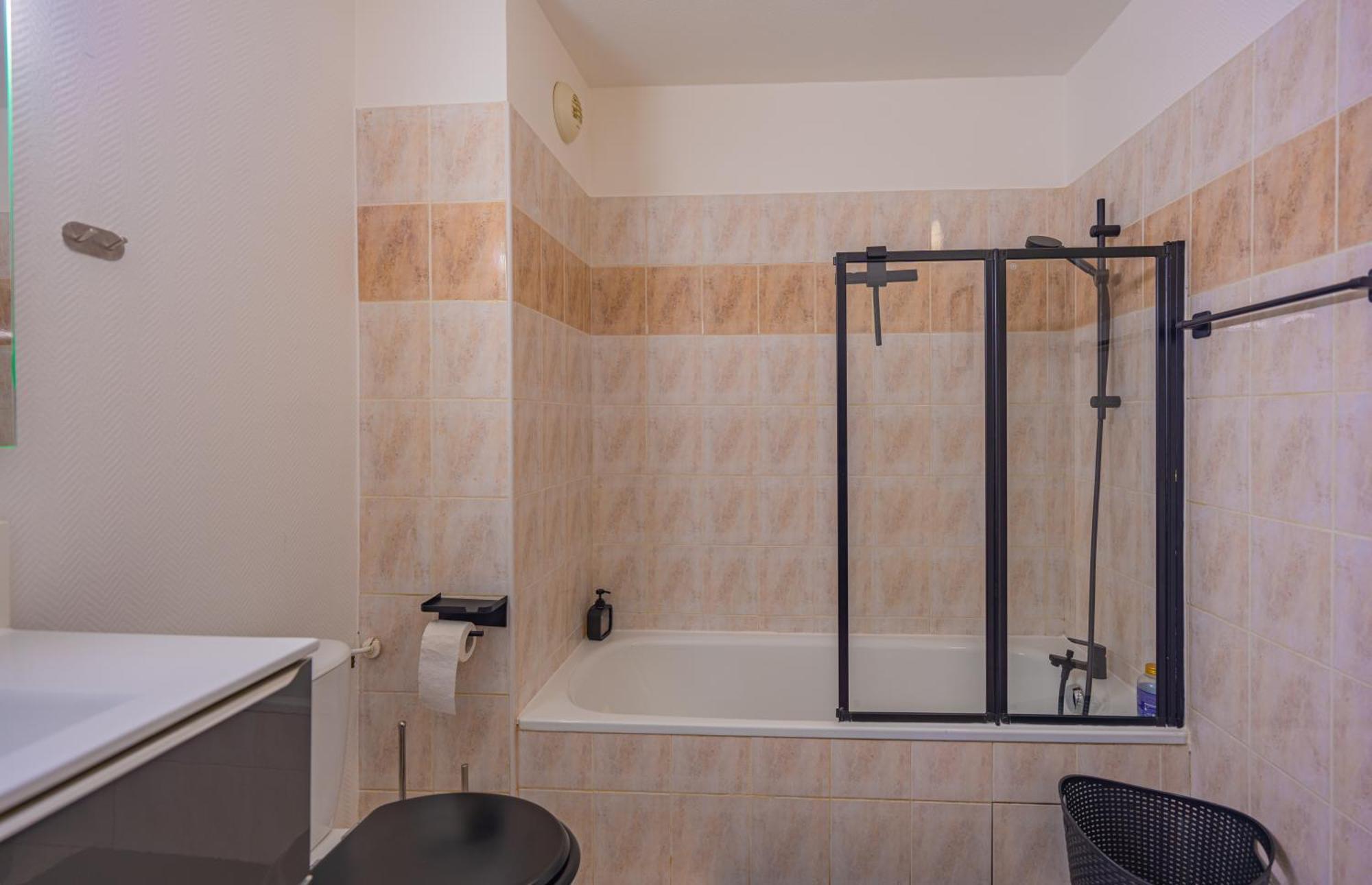 Appartement Tout Equipe A 3 Min Gare Annemasse - Ideal Famille Ou Pro - Parking Inclus Ville-la-Grand Buitenkant foto